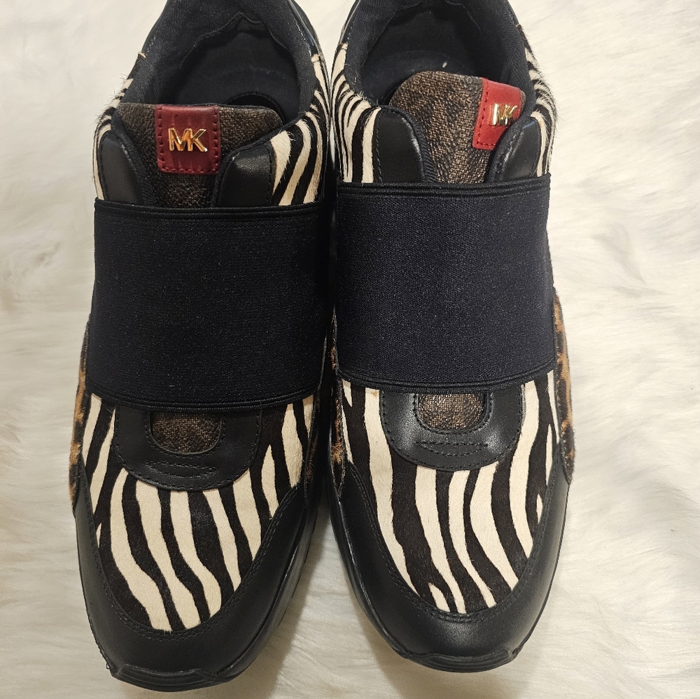 Micheal Kors women shoes only worn once size 9.5 red zebra print